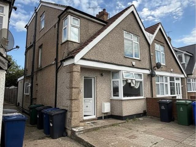 House for rent in London Borough of Barnet, Greater London