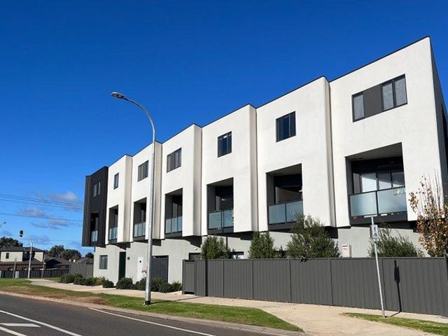 Townhouse for rent in Camerons Creek, Victoria