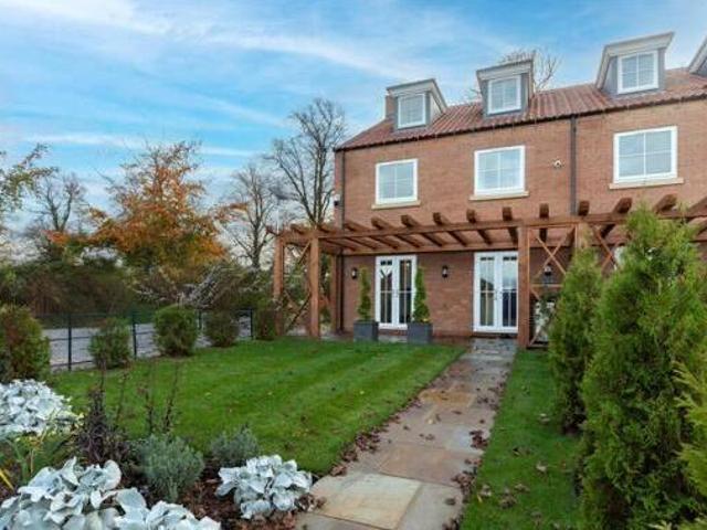 House for sale in High Field, York