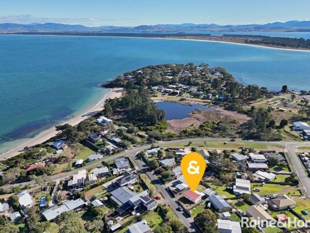 House for sale in Dodges Ferry, Tasmania