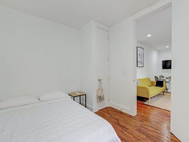 Room for rent in Arverne, New York