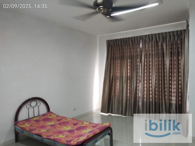 Room for rent in Petaling, Alam Impian