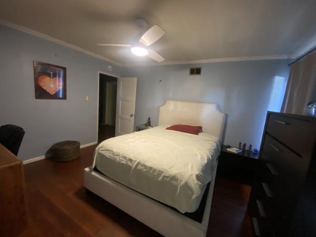 Room for rent in Canoga Park, California