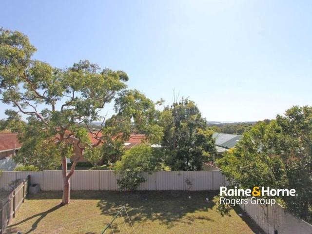 House for rent in Lake Haven, New South Wales