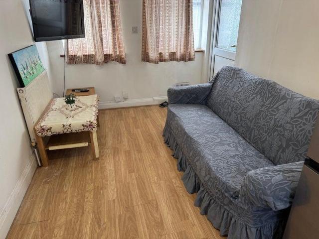 Apartment for rent in London Borough of Hounslow, Greater London