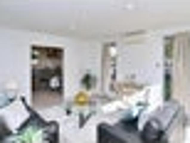 Apartment for sale in Chaslands, Canterbury