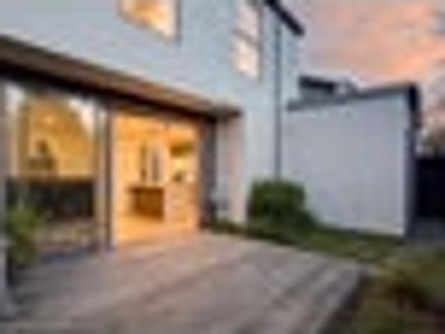 Townhouse for sale in Saint Albans, Canterbury