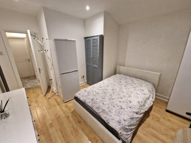 Studio for rent in London Borough of Croydon, South Norwood