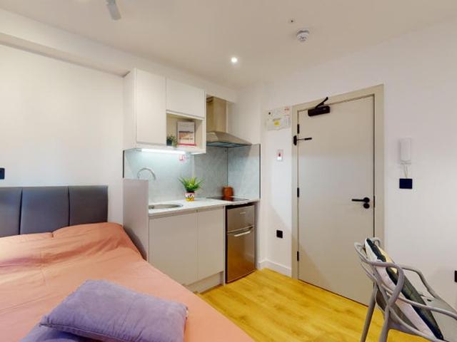 Studio for rent in London Borough of Ealing, Park Royal
