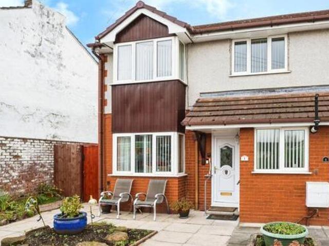 House for sale in Rossmore, Cheshire