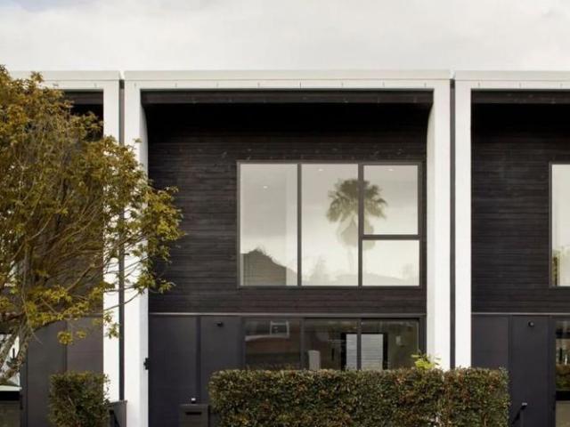 Townhouse for rent in Point Chevalier, Albert-Eden