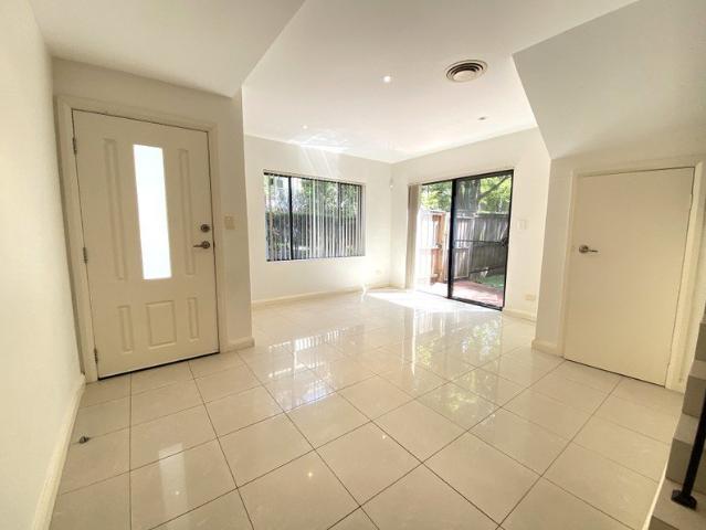 Townhouse for rent in Sydney, New South Wales