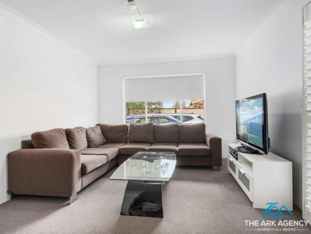 Townhouse for rent in Lurnea, Sydney