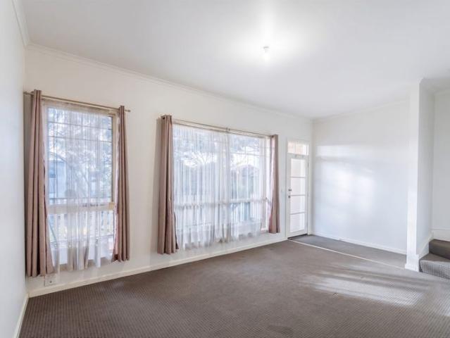 Townhouse for rent in Mont Albert North, Melbourne
