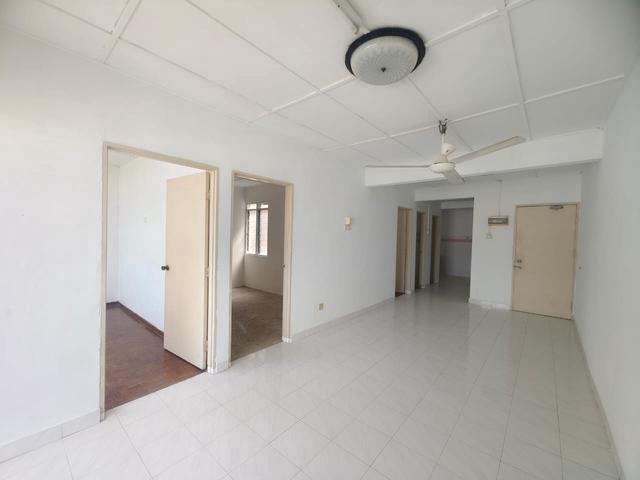 Apartment for sale in Malaka