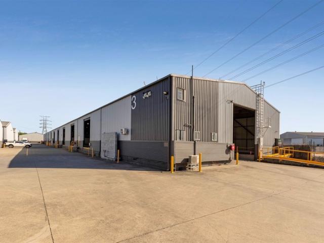 Warehouse for rent in Toombul, Queensland