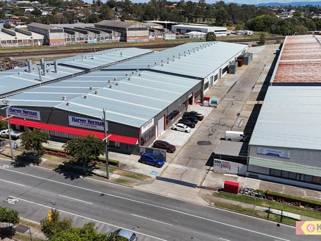 Warehouse for rent in Toombul, Queensland