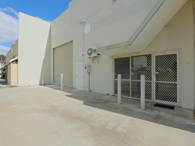 Warehouse for rent in Kardinya, Western Australia