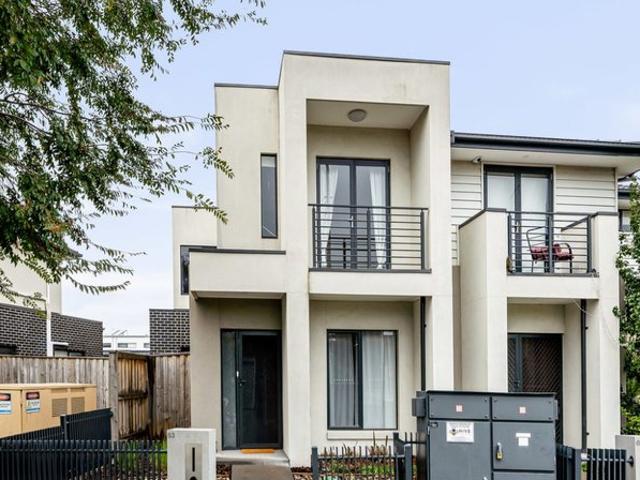 Townhouse for rent in Camerons Creek, Victoria