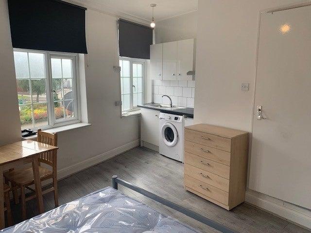 Studio for rent in Mill Hill, Greater London