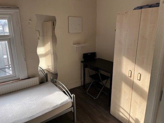 Studio for rent in Church End, Greater London
