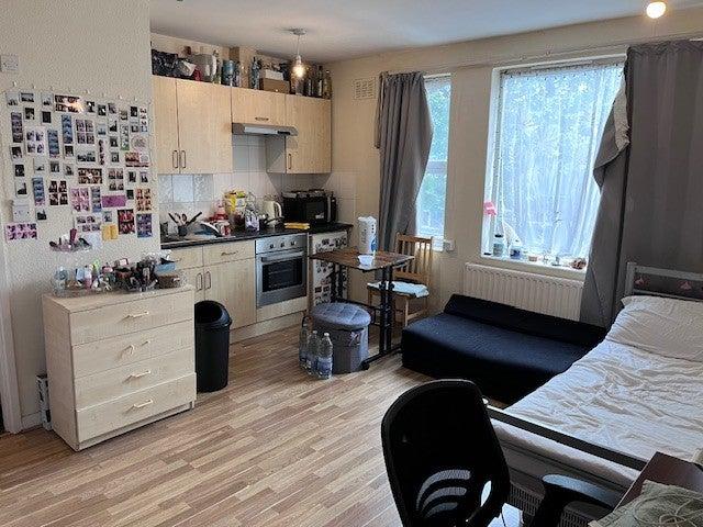 Studio for rent in Bermondsey Village, Greater London