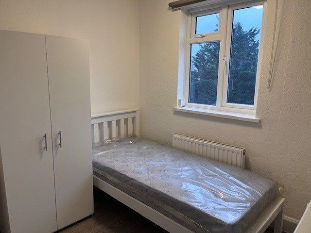 Studio for rent in Yiewsley, Greater London