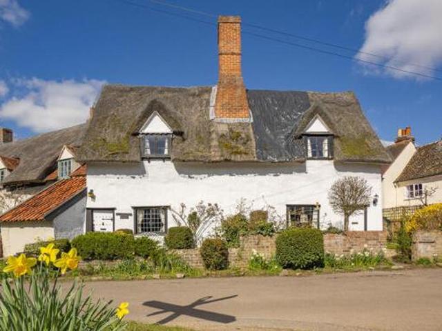 House for sale in Chelmondiston, Suffolk