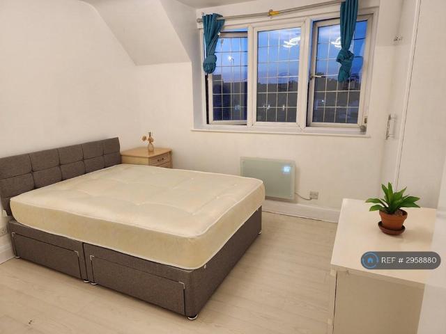 House for rent in London Borough of Hounslow, Heston