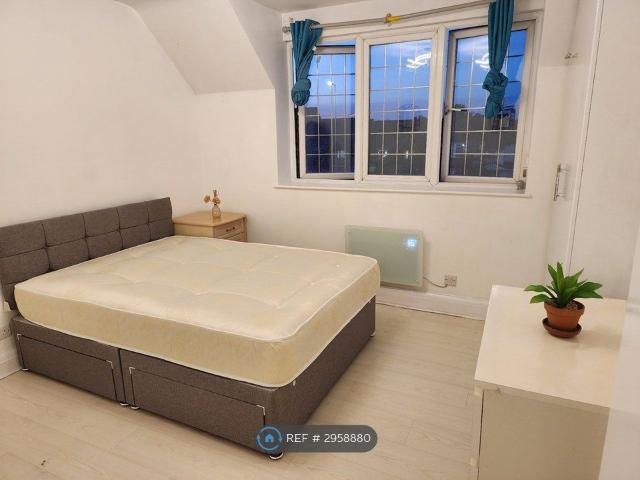 Apartment for rent in London Borough of Hounslow, Heston