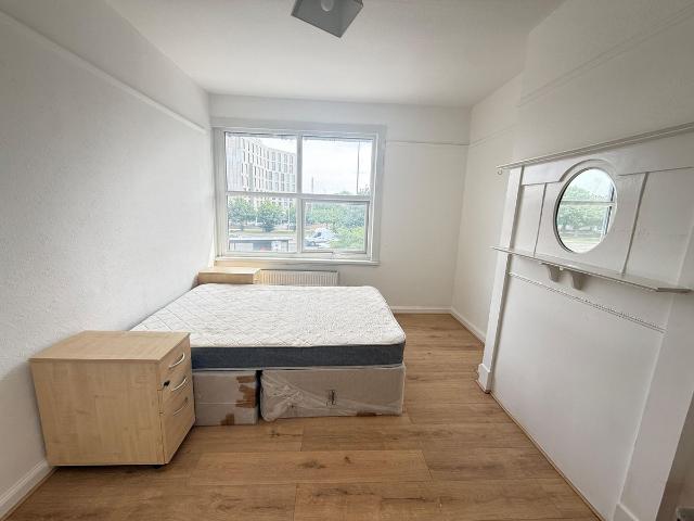 Room for rent in Lampton, Greater London