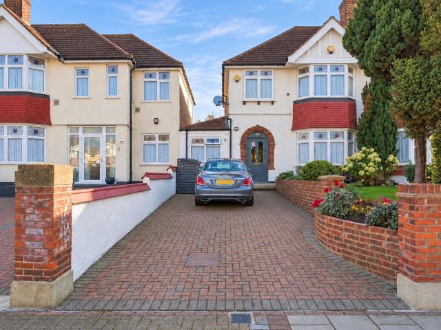 Studio for rent in Lampton, Greater London