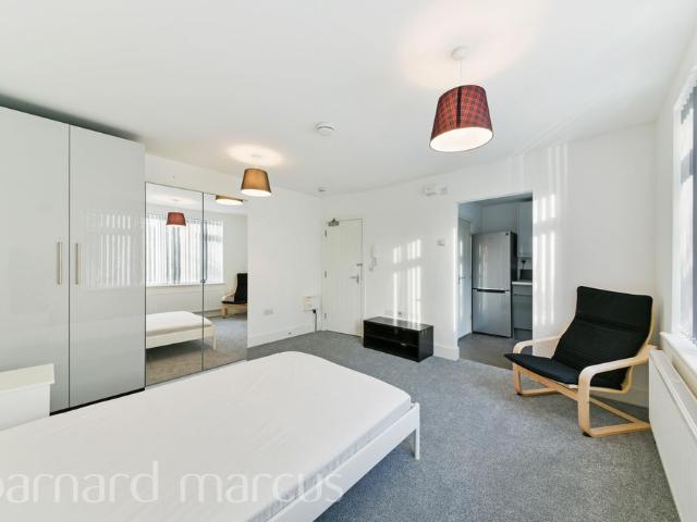 Studio for rent in London Borough of Hounslow, Spring Grove