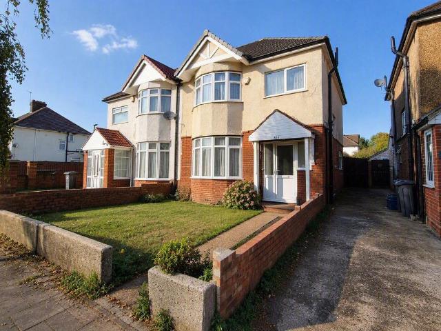 House for rent in London Borough of Hounslow, Greater London