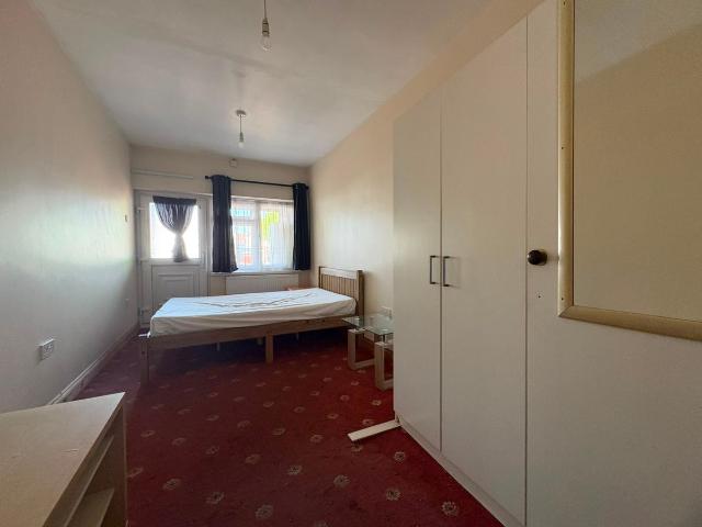 Room for rent in London Borough of Hounslow, Spring Grove