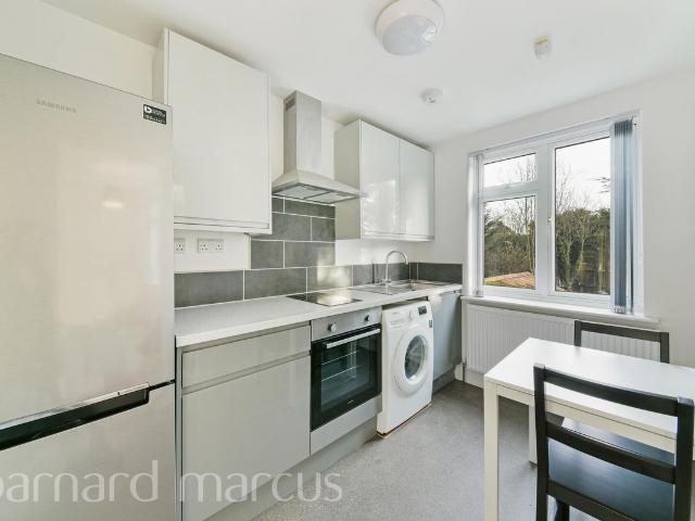 Studio for rent in London Borough of Hounslow, Spring Grove