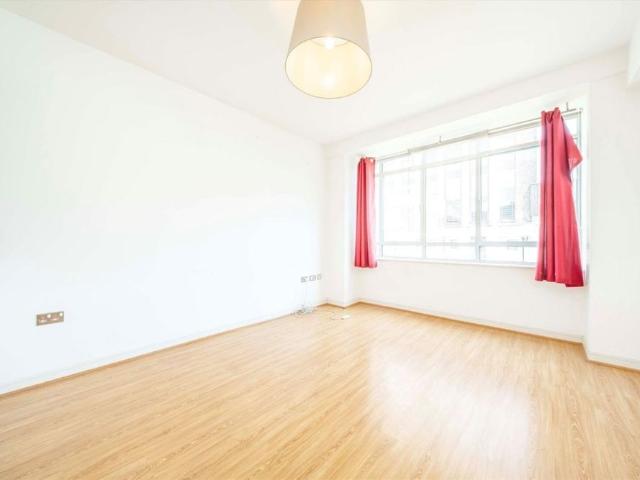 Apartment for rent in London Borough of Hounslow, Greater London