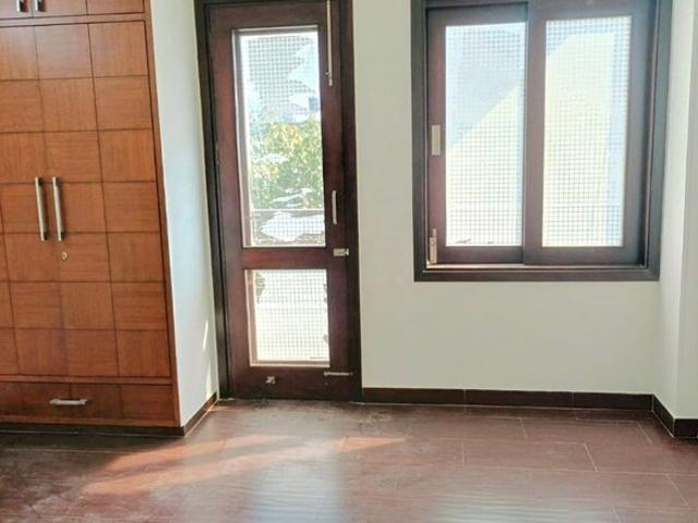 Property for rent in Deri