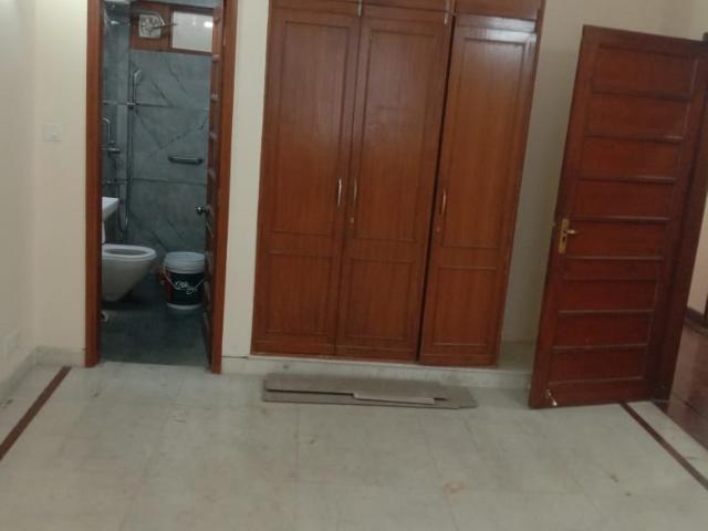 Property for rent in Deri