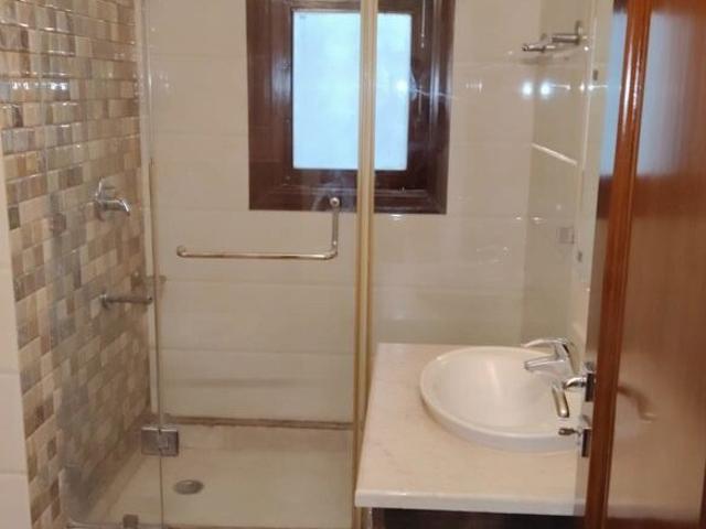 Property for rent in Deri