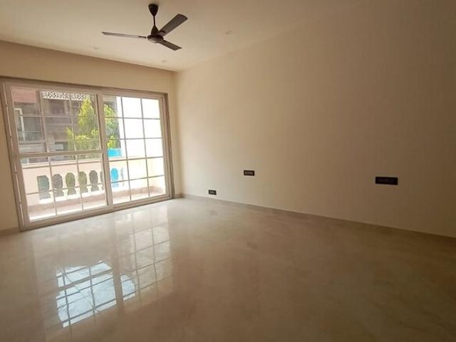 Villa for rent in Deri
