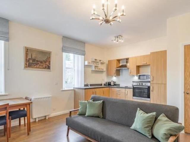 House for sale in Greaves, Bare