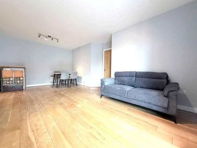 Apartment to rent in Bluebell, North Tipperary