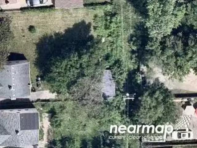 House for sale in Waverly
