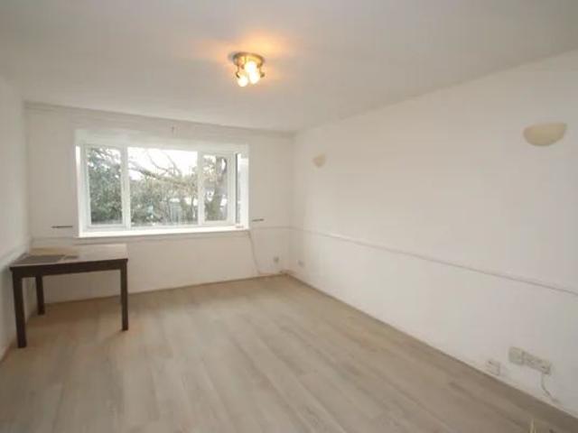 Apartment for rent in London Borough of Croydon, Addiscombe