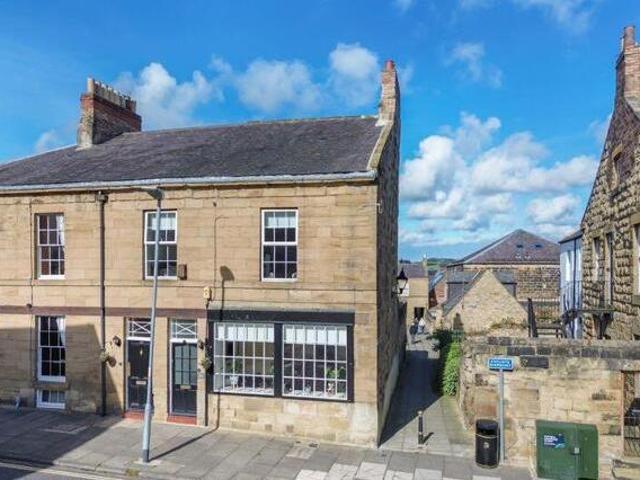 House for sale in Alnwick, Northumberland