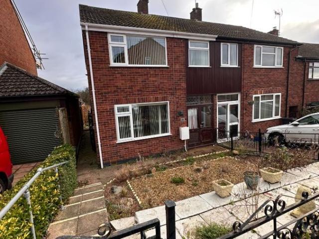 House for rent in Whitnash, Green Close