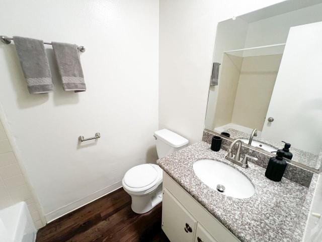 Apartment for rent in Canoga Park, California