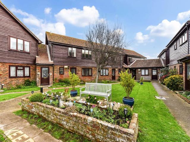 Apartment for rent in Littlecote, West Sussex