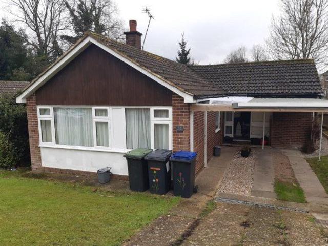 Room for rent in Hales Place, The Bridge